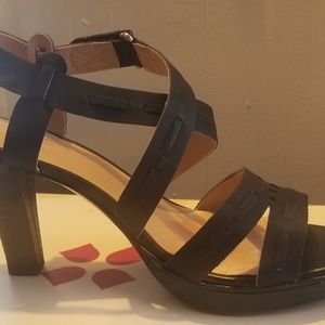 Naturalizer "Dade" Whipstitch Platform Sandal